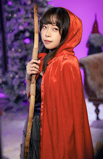 Yuli Red Riding Hood